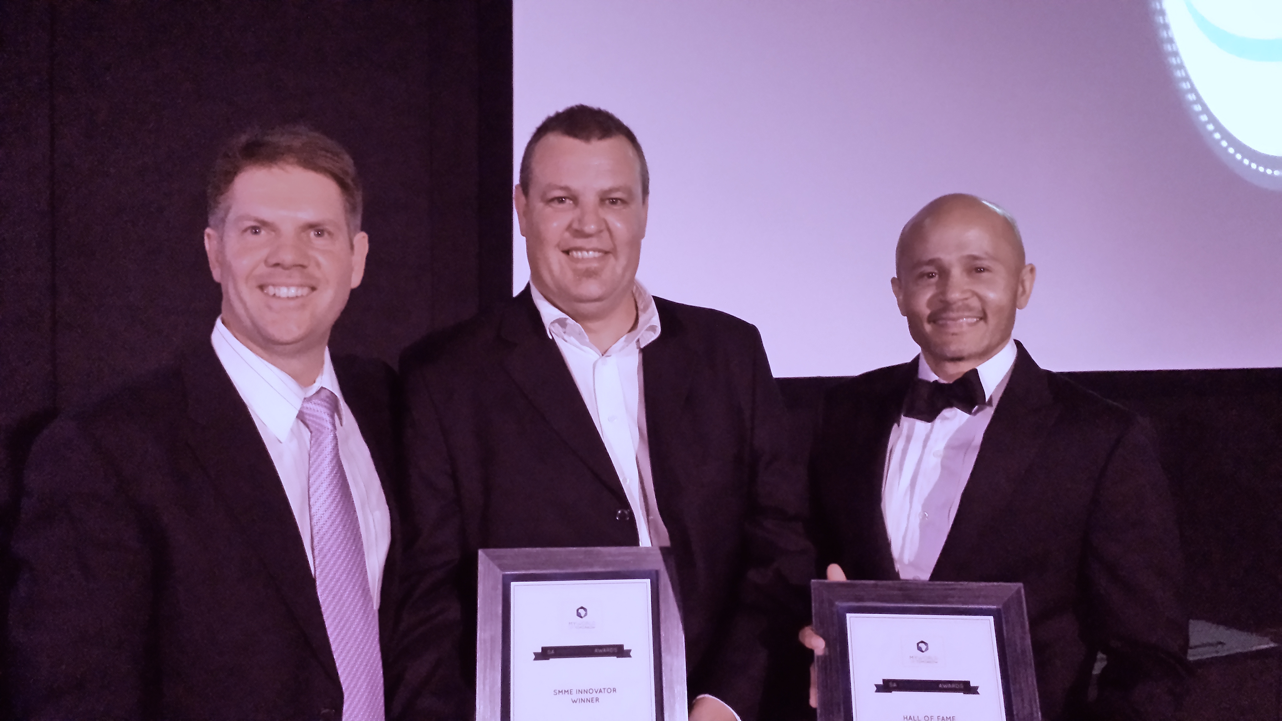 Read more about the article 21 October 2015 -Vuselela Energy wins SA Innovation Awards